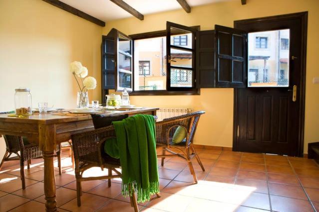Apartamentos Сантильяна-дель-Мар Экстерьер фото